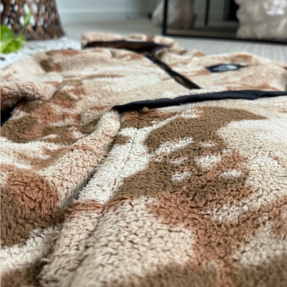 The North Face Dusty Camo Half-Zip Pullover Fleece Hoodie - Picture 7 of 12
